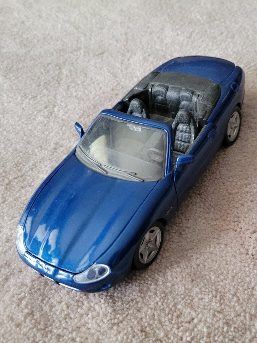 Maisto Jaguar XK8 Convertible Die Cast Car Toy Blue 1:24 Vintage 90s Diecast